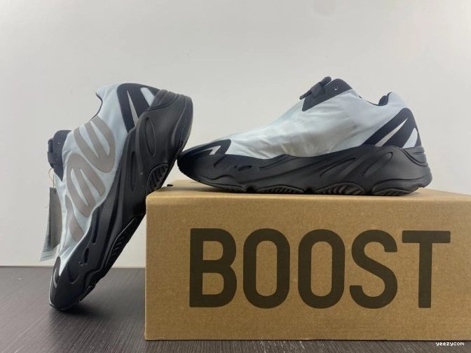 MNVN GZ0711 Blue 700 Yeezy Tint Boost Adidas 0801